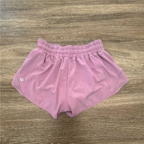 Lululemon Hotty Hot Low-Rise Lined Short 2.5” - Picture 4 of 15